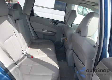 2010 Subaru Forester 2.5X Limited z USA, uszkodzony, nr VIN JF2SH6DC2AH803695